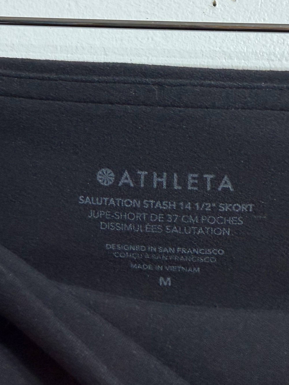 Athleta Black Salutation Stash 14.5" Skort Size Medium Athletic Skirt - Picture 3 of 4